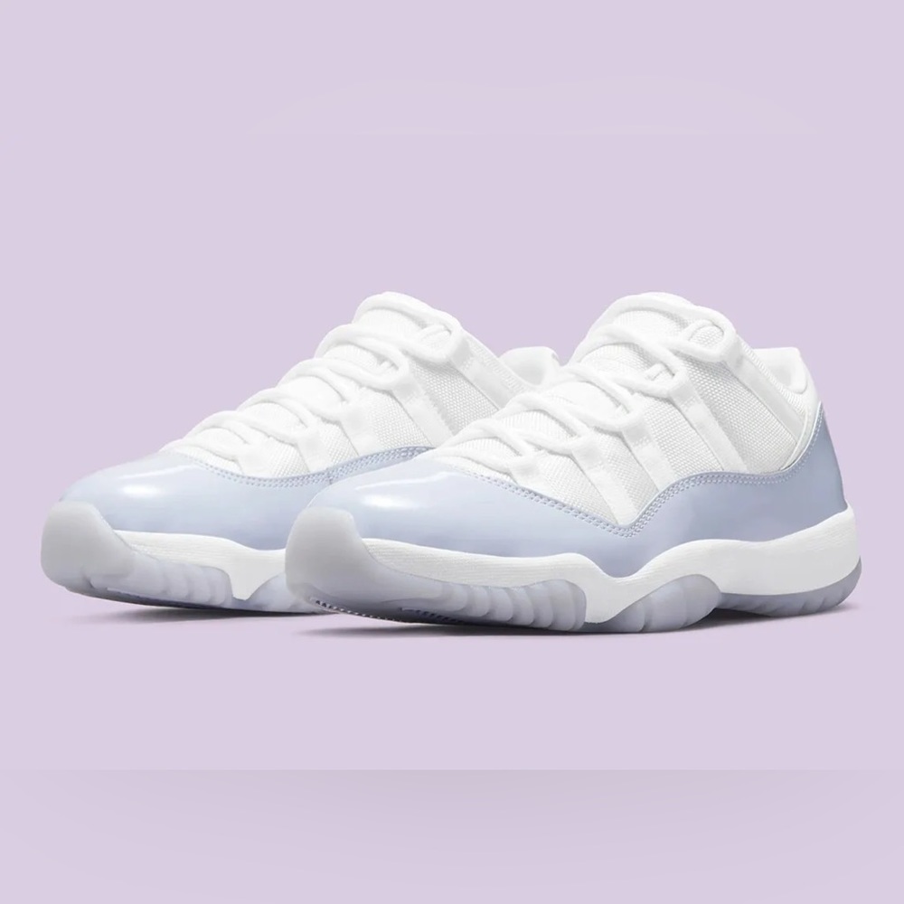 WMNS AIR JORDAN 11 RETRO LOW 'PURE VIOLET' | size 7.5 | slightly worn